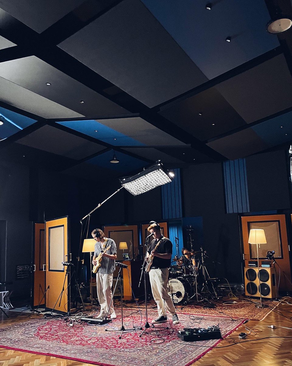 dekleynmusic's tweet photo. noise making @Studios301 🎧 https://t.co/lM0dLLOYmU