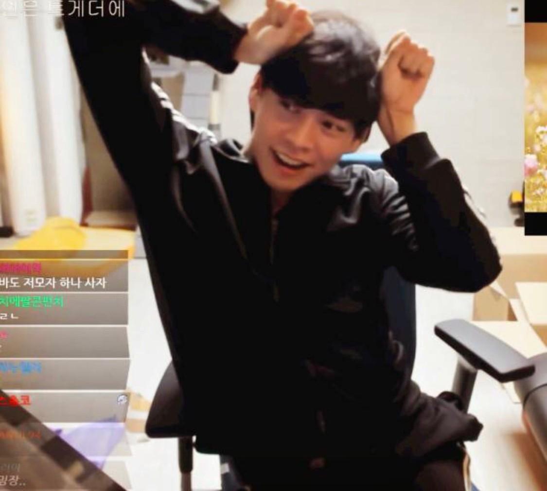 chumhum's tweet photo. 요즘진짜냅다보고싶음 https://t.co/ETvOIFddxf
