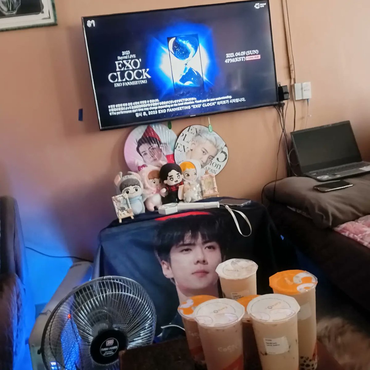 Monamijoy's tweet photo. EXO’CLOCK with EXO-L's
#11YearsWithEXO #Eterna11oveForEXO #엑소와_함께하는_영원한_청춘 
#TimeForEXO 
#EXOCLOCK_D1
#EXO @weareoneEXO https://t.co/Xfsz0UAtJf