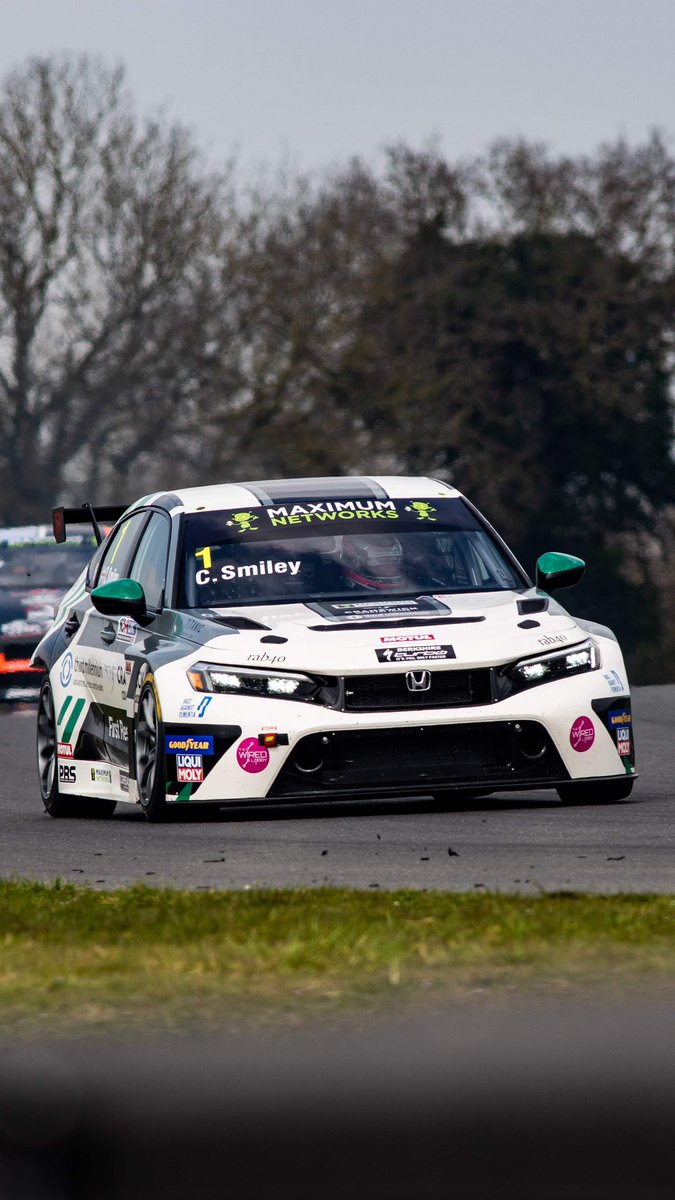 What a weekend for @ChrisSmiley22 @FirstResFinance @TMRFID @CranswickPlc @WhyArai @Motul_ @VROOAMOIL @JASMotorsport @HondaRacingGLB @Honda after taking the incredible Honda FL5 Civic Type R to a podium after 25 laps of testing.