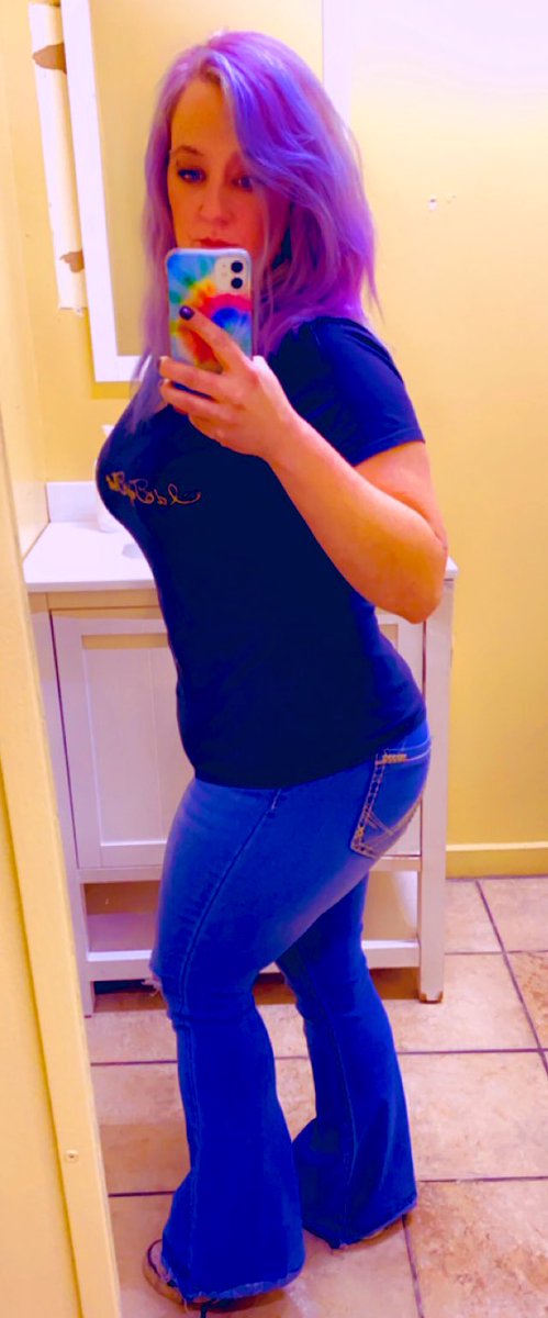 ItsJustJenn1215's tweet photo. Waiting for my #onlyfans approval. Can’t wait to start this fun new journey 😘 https://t.co/8FLNbUJONq