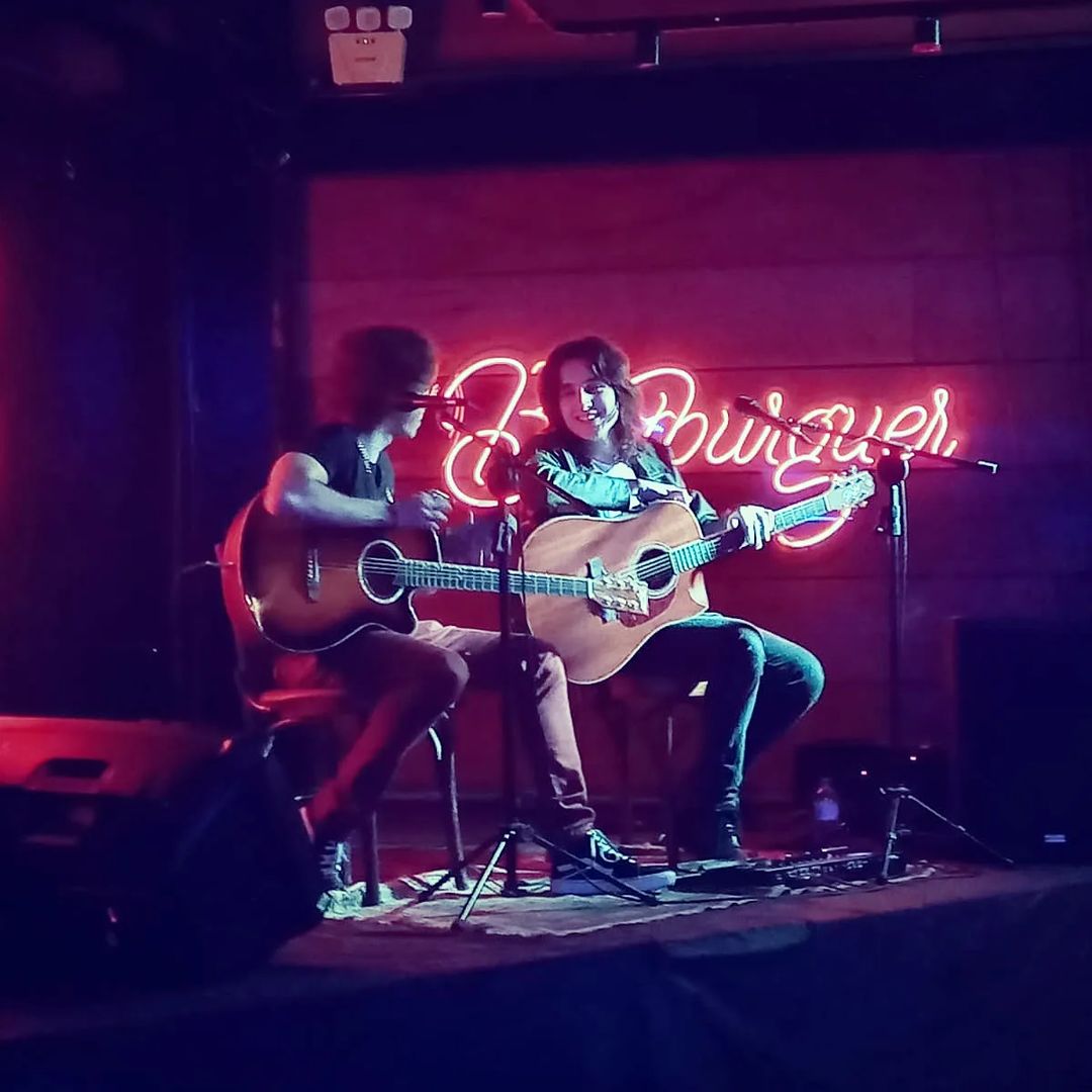 OsExtintos's tweet photo. Algumas fotos de ontem! Quem aí gostou do show totalmente acústico?
Esperamos vocês no próximo show da tour Farewell, Don't Stop Rocking dia 22/04, mais informações na nossa bio! https://t.co/9TDu2TetY1