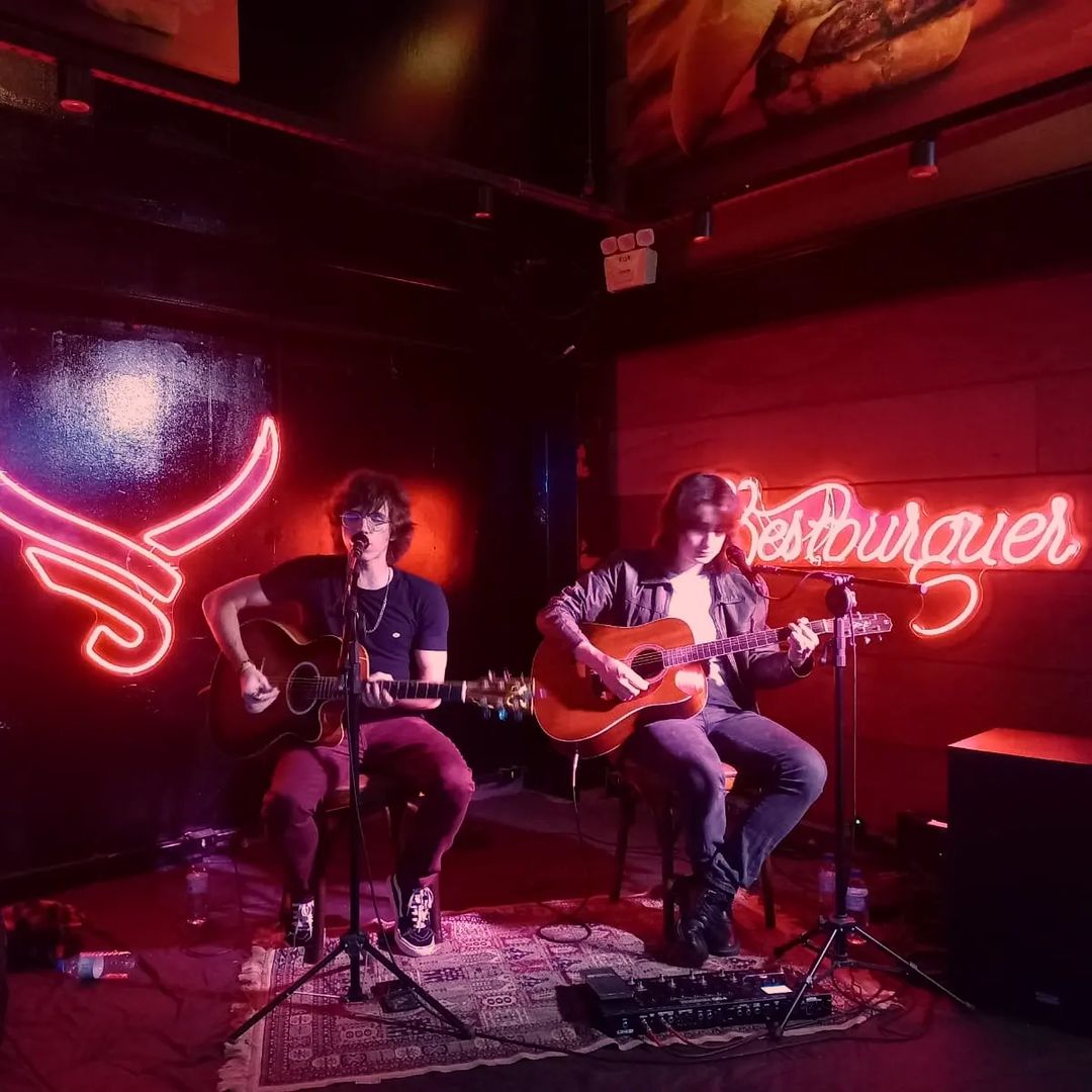 OsExtintos's tweet photo. Algumas fotos de ontem! Quem aí gostou do show totalmente acústico?
Esperamos vocês no próximo show da tour Farewell, Don't Stop Rocking dia 22/04, mais informações na nossa bio! https://t.co/9TDu2TetY1
