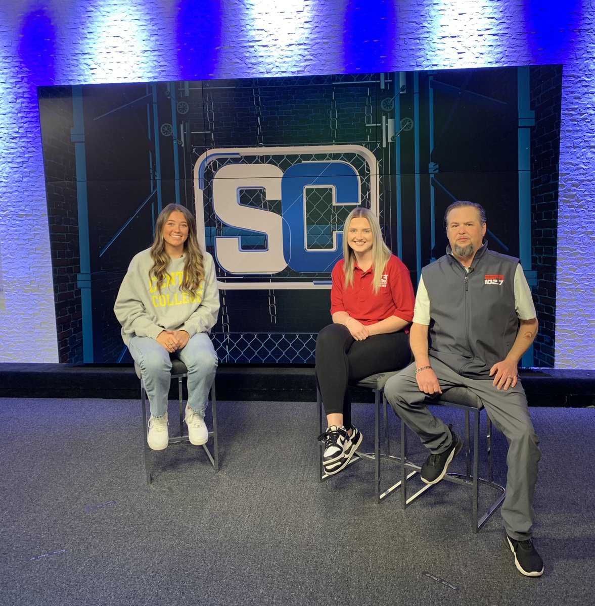 The_Sports_Web's tweet photo. Join @LaurenFloydTV and I, we welcome @RVKPanthers Lady Panthers 🥎 @RVK_AD coach &amp; @amiyah_collier A’Miyah Collier! We’re excited to also have  @CentreAthletics Lady Colonel 🏀 stand out @EmmaRoseVincen1  about her amazing Jr. season! Catch us at 10:35p @wbkosports SC! https://t.co/jsCEmg4SPJ