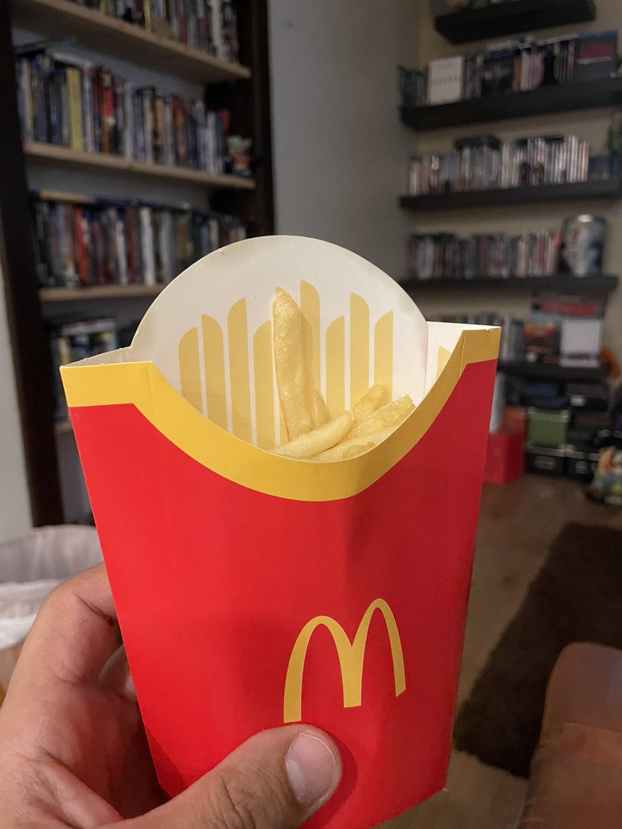 This is how an up size french fries looks like from <a href="/macdonals/">ronald macdonal's</a> 
#ماكدونالدز #البحرين