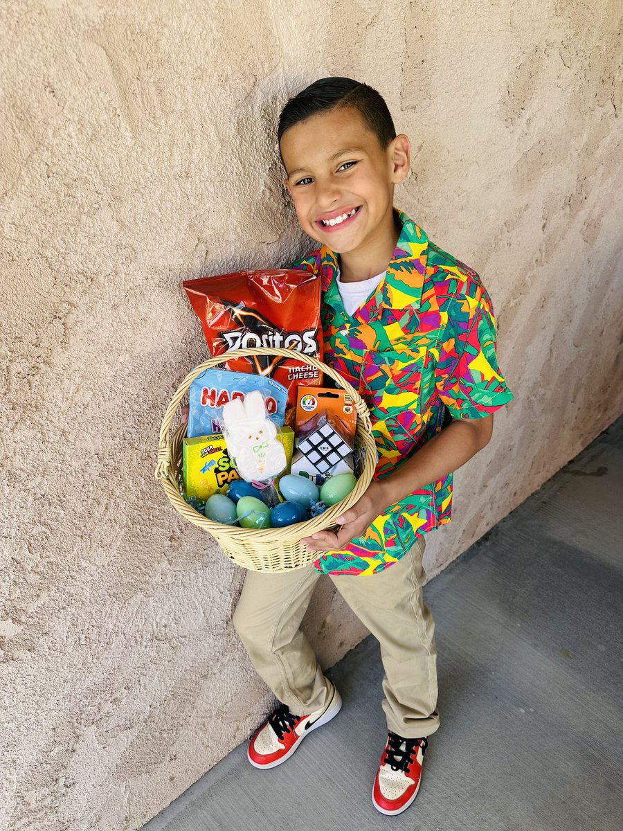 christinadgee's tweet image. Easter ‘23🩷🐰