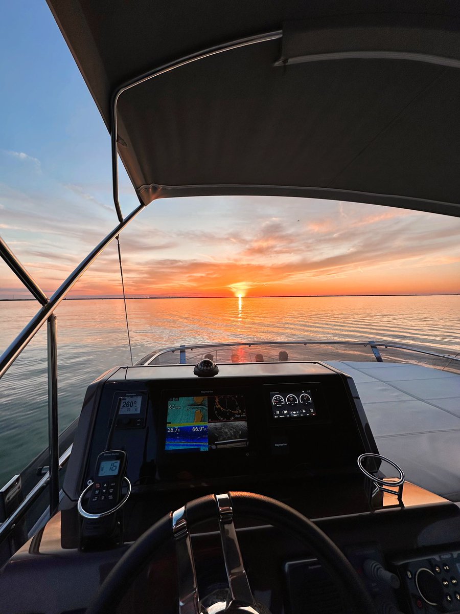 procaptstaffing's tweet photo. Happy Easter! Enjoying this beautiful day the best way we know how… on the water! https://t.co/Bbno73Zrro