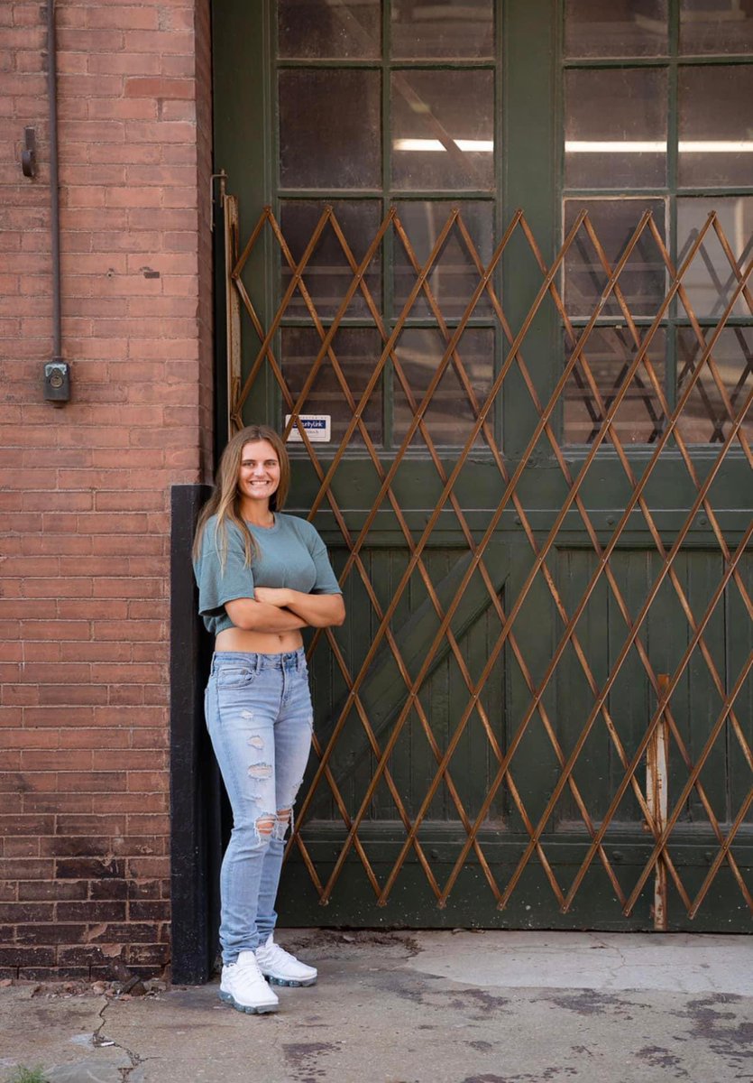 Hate has 4 letters but so does love 
Enemies has 7 letters but so does friends 
Lying has 5 letters but so does truth 
Cry has 3 letters but so does joy 
Negativity has 10 letters but so does positivity 

Life is 2 sided, choose the better side of it. <a href="/KinleyWilkins/">Kinley Wilkins</a> #SeniorSunday