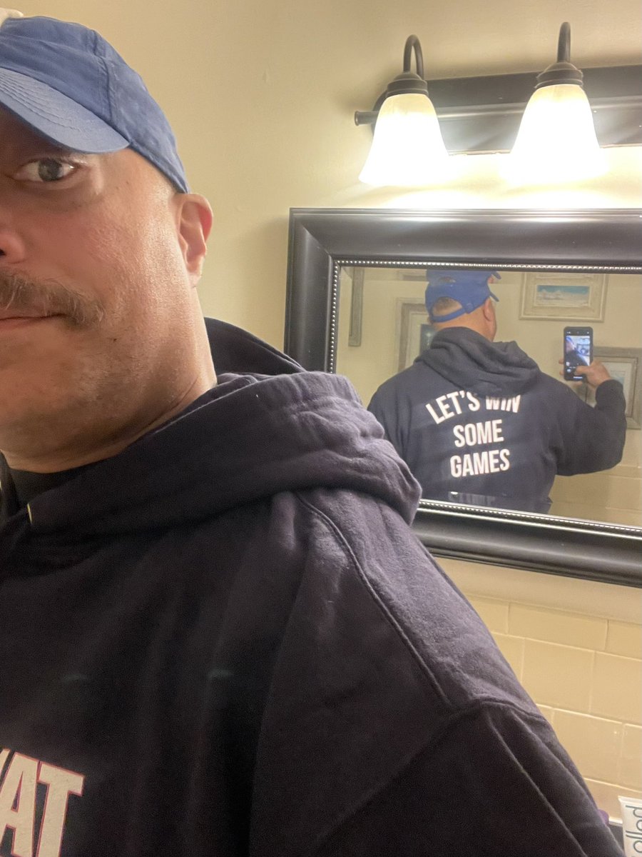 firemedic487's tweet photo. @TalkinGiants @JustinPenik @BobbySkinner_ @DannyKing___ 
#letswinsomegames https://t.co/hLUnwmcnfM