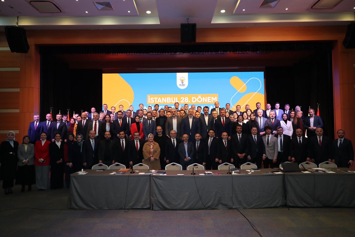 AK Parti İstanbul 28. Dönem Milletvekili Adaylarımızla ilk toplantımızı gerçekleştirdik.

Çıktığımız bu kutlu yol başta İstanbullular olmak üzere tüm teşkilatımız ve adaylarımıza hayırlı olsun. Durmadan, yorulmadan 14 Mayıs için çalışmaya devam edeceğiz.

#İstanbulunYüzü
