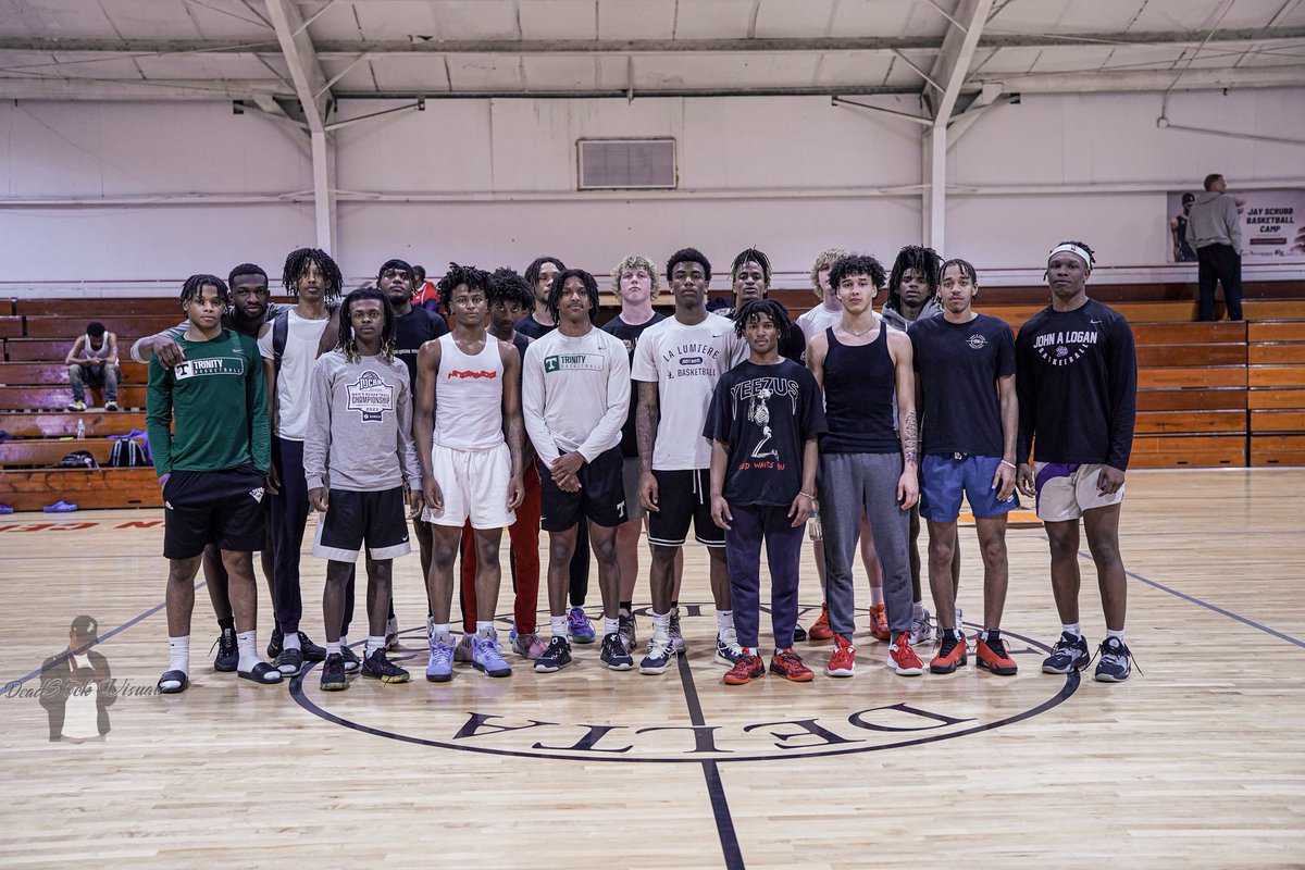 DeadStock Runs: Easter Hoops 🐣🏀 WE GOT BETTER TODAY!! I appreciate the guys big time for coming and competing today! Look forward to the future of #DeadStockRuns #LouisvilleBasketball Always a huge shoutout to <a href="/deltainc502/">DELTA Foundation Inc.</a> for making this possible 🤞🏾🖤
•
•
DeadStock Way🌡️