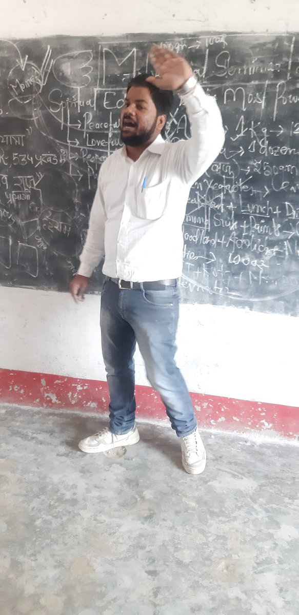 Abhinavrajysf's tweet image. "बिहार शिक्षा यात्रा" समस्तीपुर, सुभ विचार:🌹🌹🌹
आदमी ज़िंदगी में उतना ही बड़ा कर सकता है, जितना बड़ा वह सोच सकता है।
एक बच्चा, एक शिक्षक, एक कलम, और एक किताब दुनिया बदल सकती है।
#OmShantiOm🙏🌹
#radheradhe 🙏🌹
#GoodMorningGod🙏🌹
#GoodMorningPramatma🙏🌹
#GoodMorningIndia🙏🌹