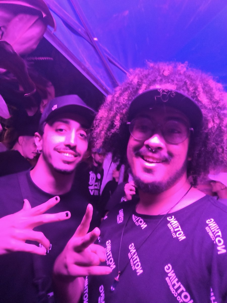 vinni📐 on Twitter "ontem o cara veio na nossa festa e hoje viemos na festa do cara"