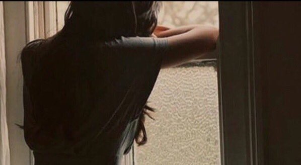 قلبها يزال بريئا فالطفولة لم تفارقها يوما ..