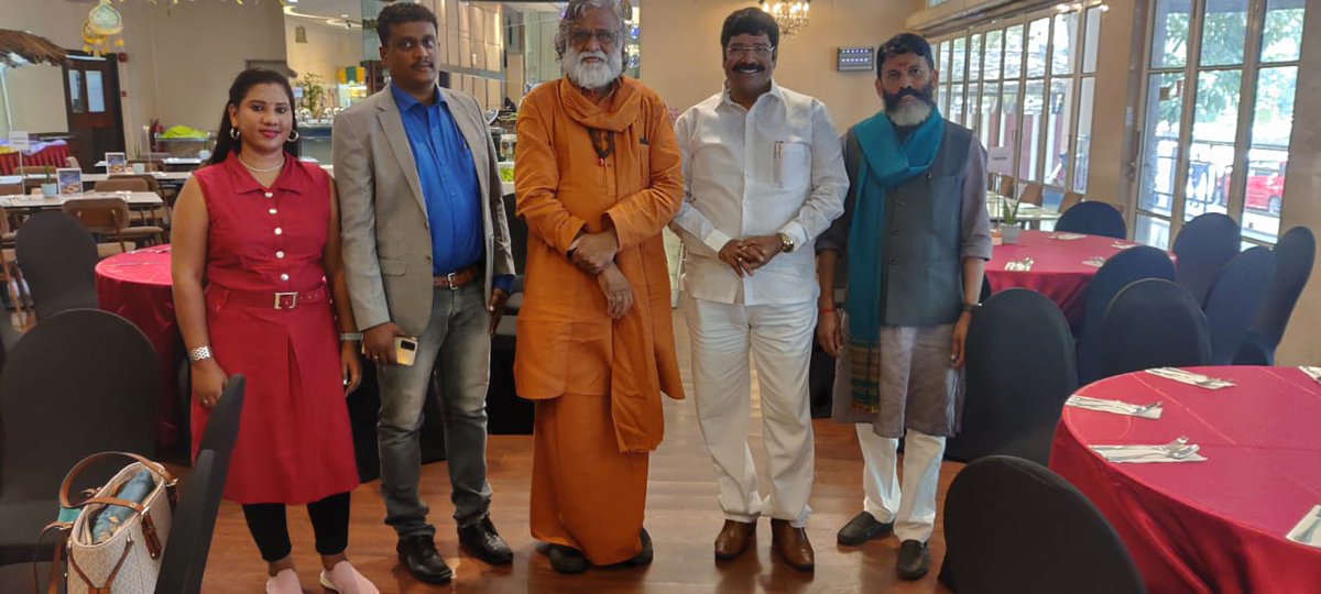 atmanambi's tweet photo. Guru AtmaNambi's successful Spiritual Mass Awakening Malaysian trip of meeting like minded leaders.
#AtmaNambi #spirituality #massawakening #malaysia #HolisticLiving #enlightenment #yoga #upanishaanandamandir #theLIVELIFE #MahaAshramBuzios #UAM #hrdsindia https://t.co/ZfPsdYFynP