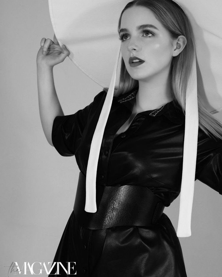 gracefulkenna's tweet photo. mckenna looking as
flawless & ethereal as ever!
#mckennagrace #itgirl #streambittersweetsixteen #icon #queen #checkeredvans #buzzkillbaby #uglycrier #typical https://t.co/ttolBXGuyb