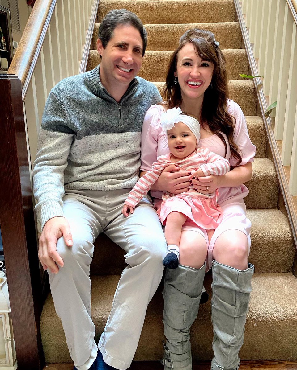 Sheri_Fink's tweet photo. SPENDING EASTER WITH THE BEST PEEPS 🐥 @DerekTaylorKent and I are so happy and grateful to celebrate Easter with family. 🌸 Our baby bunny was worth the wait. We are truly blessed. 🥰 Wishing YOU a very happy Easter!
#easter #happyeaster #babysfirsteaster https://t.co/2dre8ROZUw