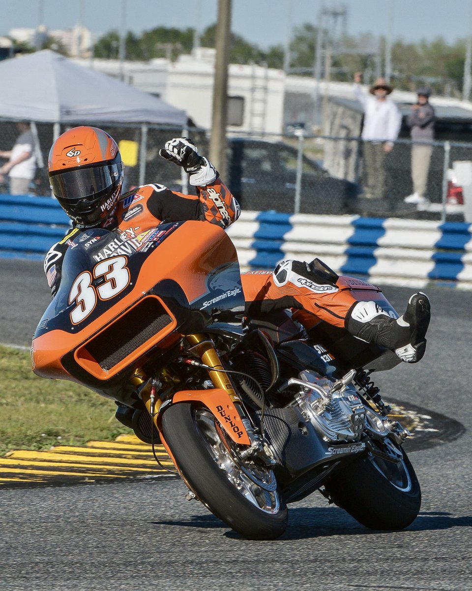 RideDunlop's tweet photo. Few short weeks until we are back King of the Bagger racing! 💪
Dunlop is proud to be the official tire of @motoamerica racing
#RideDunlop #RaceDunlop #MotoAmerica #KingoftheBaggers #Baggers #BaggerRacing #HarleyDavidson #OfficialTire https://t.co/d4pfKrivak