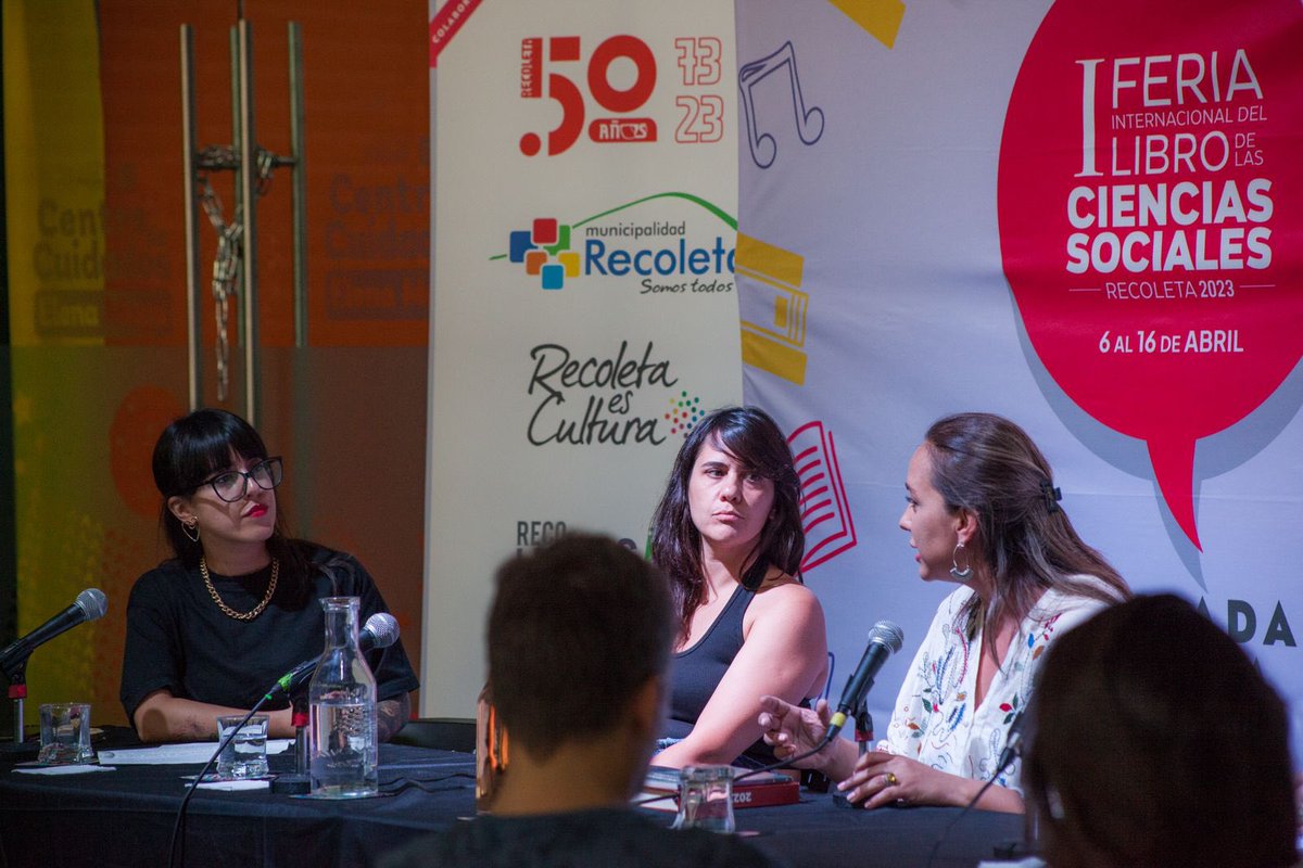 GabrielaEsPais's tweet photo. Cerramos agenda en Chile, tras días de debate en la creación de #ConstruirFuturo junto a @RumboColectivo y una charla en @FIL__23

Les cuento detalles de las actividades que realizamos 👇🏼 https://t.co/RSCEkhrvPT