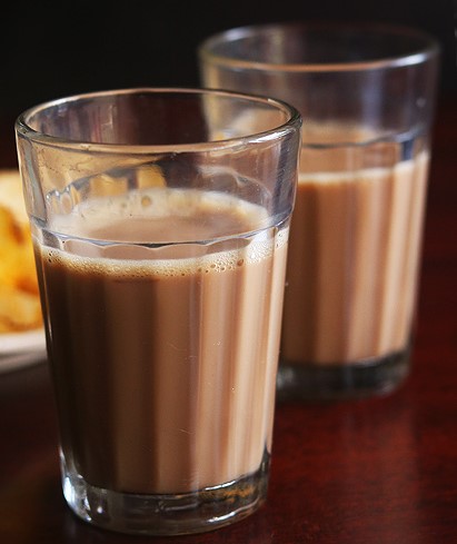 CoachNachiket's tweet photo. You are with your #colleague taking an #office break to have a #cutting #chai and you want to #drink it in the most #elegant way.

To know the right #etiquette all you have to do is join the 3nights 4days #DiningEtiquette program.

Link www.etiquettebynachiket https://t.co/n5mCNwOYR8