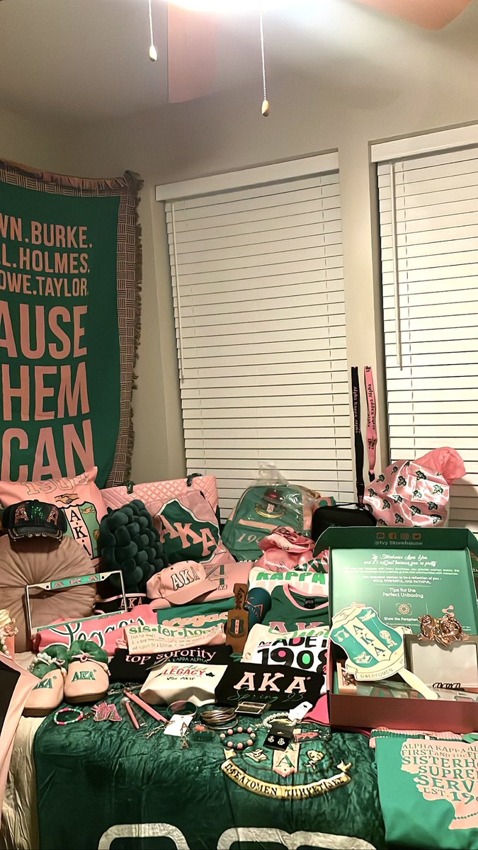 mojo0820's tweet image. The Yard just got a whole lot Prettier 💚💕 Allow me to reintroduce myself as Foreseen Destiny #Spring23