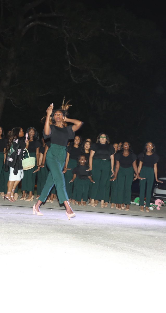 mojo0820's tweet image. The Yard just got a whole lot Prettier 💚💕 Allow me to reintroduce myself as Foreseen Destiny #Spring23