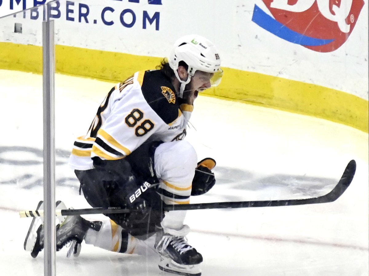 Barstool Sports on Twitter "HISTORY MADE! THE BOSTON BRUINS OWN THE