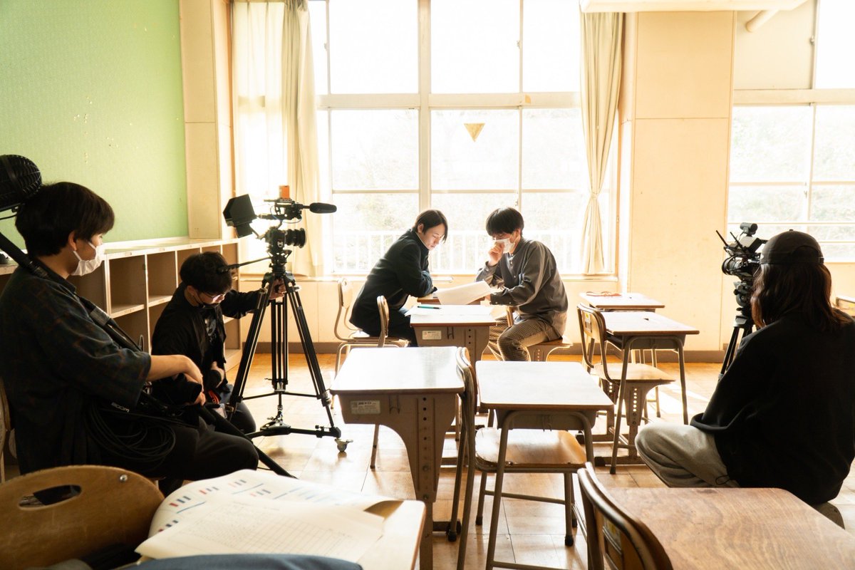 1frame_dhw's tweet photo. こんにちは、1frameです!
春休み中、サークル活動として、短編映画「しょうがいを1日で」の撮影を行いました🎥
みんなで協力しながら楽しく撮影を行うことができました!完成に向けて頑張ります🔥
#デジタルハリウッド大学
#デジハリ
#dhu
#映像サークル
#1frame https://t.co/z8ba6VUUDm
