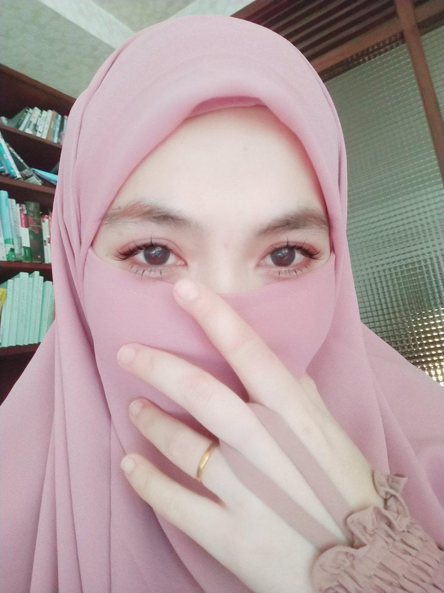 Siti Ratini tweet media