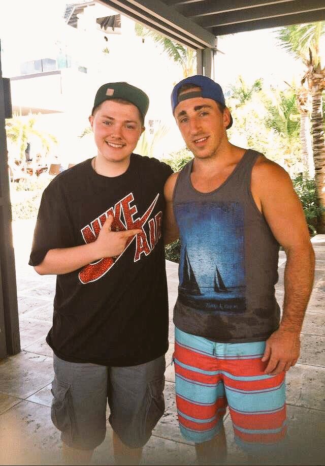 Bruins have MADE HISTORY tonight! Congrats to my team @NHLBruins here’s a throwback to me meeting my favorite Bruins player 
#bradmarchand
