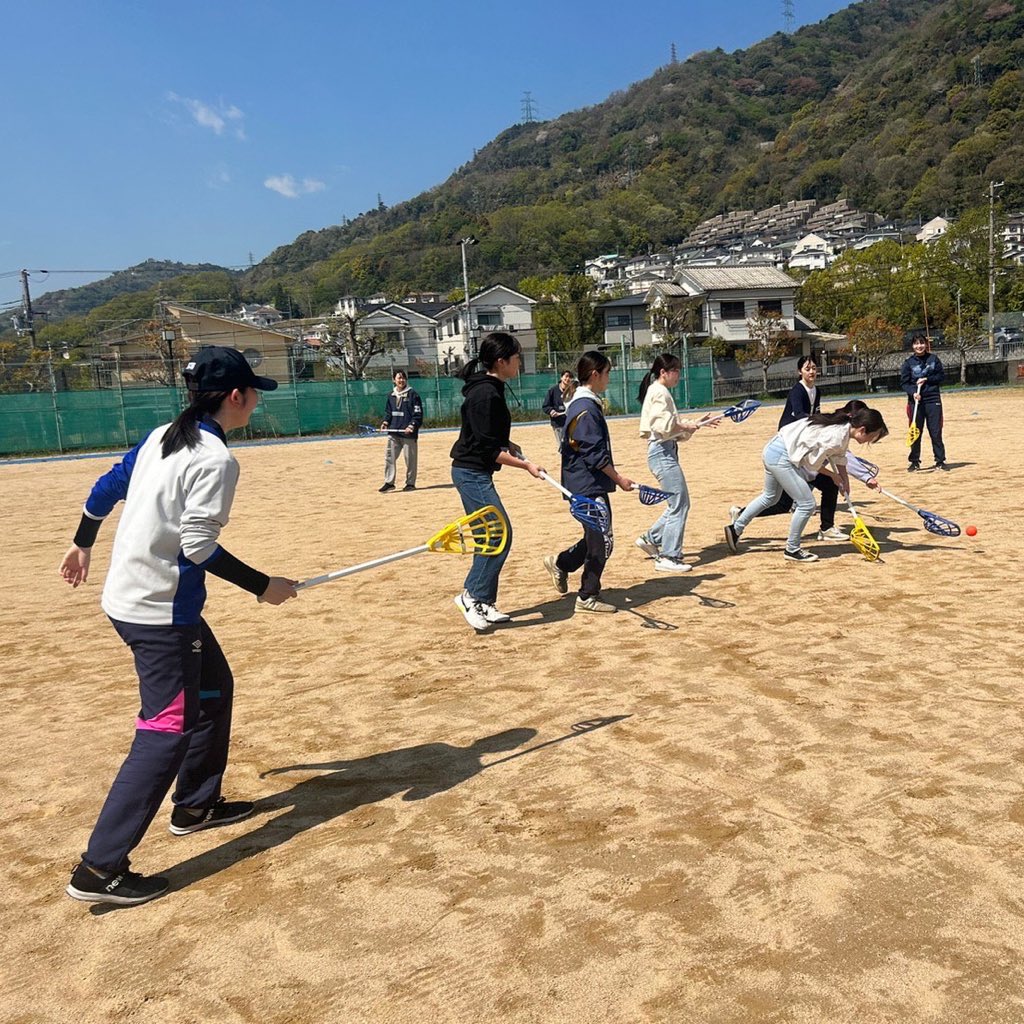 4/9に女子ソフラク大会を開催しました！
参加してくれた子みんな上手で上回生もびっくり😳

グラボリレーやジェスチャーゲームでも大盛り上がりでした🥳💫

第二回女子ソフラク大会は4/22(日)！
絶賛応募受付中なので気になる方はDMまで！💌
#春から神大　#神大女ラク
