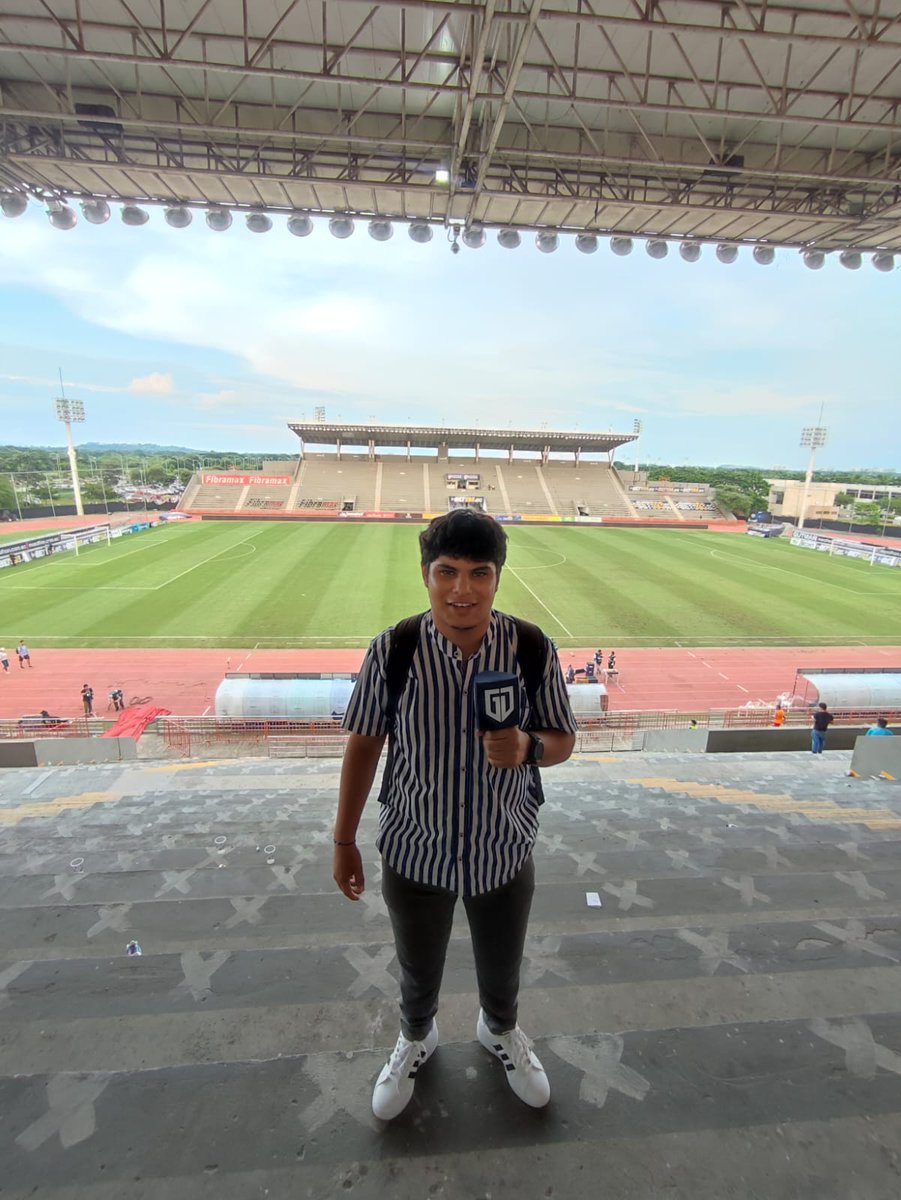 Jotacejr_'s tweet photo. Felicidades al team de hoy en la transmisión de @GuayaquilCityFC vs @LDU_Oficial. Nuevamente muestro mi felicidad por todo el trabajo que se ha venido realizando. 🥺🏟️💪🏻

Vamos por más 🤪

Sigan al tío @lagaceta_ec 👀⚽ https://t.co/twYvzESRAv