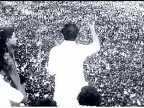 Putnanja_'s tweet photo. ಡಾ. ರಾಜ್ ಕ್ರೇಜ್ ಬಗ್ಗೆ ಗೊತಿಲ್ದೆ ಇರೋ ಮಕ್ಕಳು,ಆನ್ಲೈನ್ ಪೋಲ್ ಮಾಡಿ ಶೋಕಿ ಮಾಡ್ತವೆ. ಆದರು ನಿಮಿಗೆಲ್ಲ ಅವರಂದ್ರೆ ಎನ್ರೋ ಅಷ್ಟು ದ್ವೇಷ ಡಾ ರಾಜ್ ಮತ್ತೆ ಅವ್ರ ಕುಟುಂಬದ ಮೇಲೆ, ಅವ್ರು ಮಾಡಬಾರ್ದು ಏನ್ ಮಾಡಿದರೆ, ಕನ್ನಡಕ್ಕೆ ಒಳ್ಳೇದ ತಾನೇ  ಮಾಡಿದರೆ #KFI #Kannada #Karnataka #SaveNandini https://t.co/7cL1xnAqTs