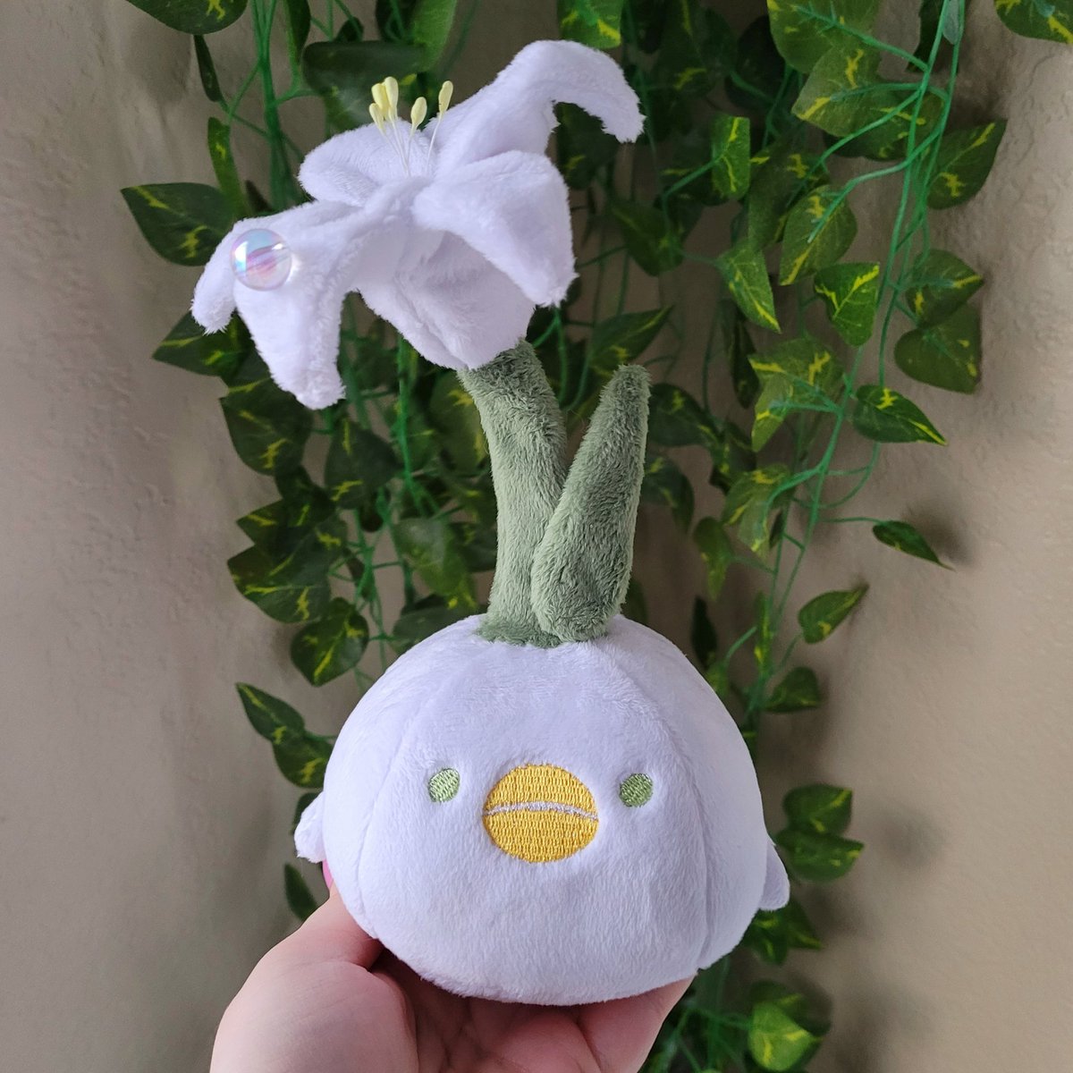 floral_menace's tweet photo. an easter lily korpokkur 🤍 https://t.co/4rTgsXXsMK