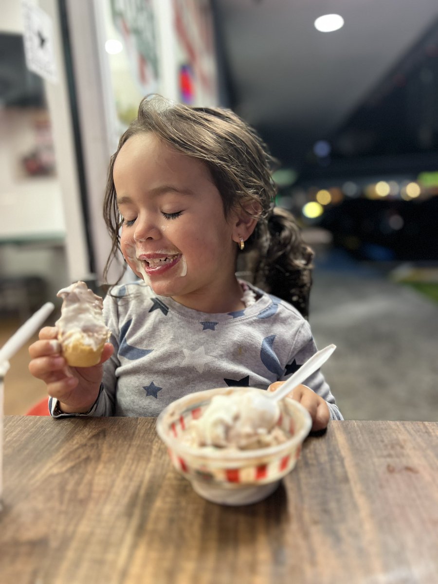 Maraujo708's tweet photo. When the ice cream slapsss - a series 🤍🍦 #CaliBaby https://t.co/5ZGpBCQMlq