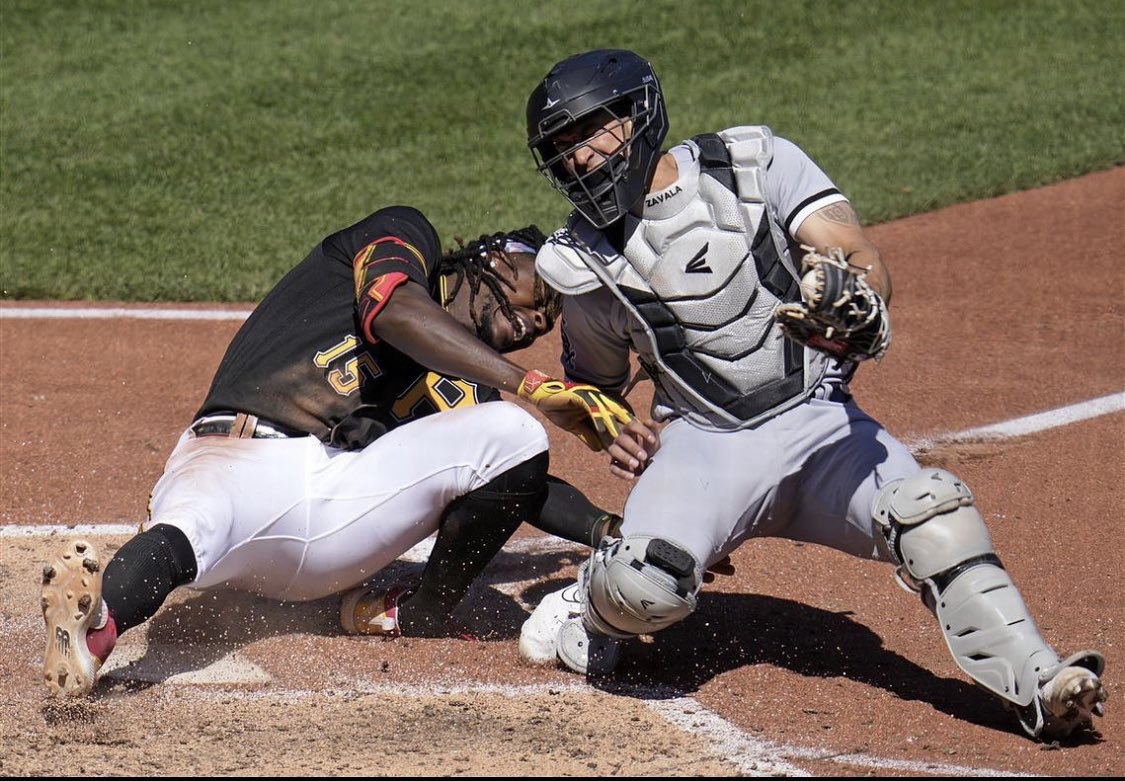 RectaAlMedio's tweet photo. 🚨MUY MALAS NOTICIAS.

❌ Los Piratas de Pittsburgh acaban de informar que O'neil Cruz tiene una fractura en su tobillo izquierdo. 

😢 Se está a la espera de más pruebas para dar un tiempo estimado de baja. https://t.co/lK31OvTmd9
