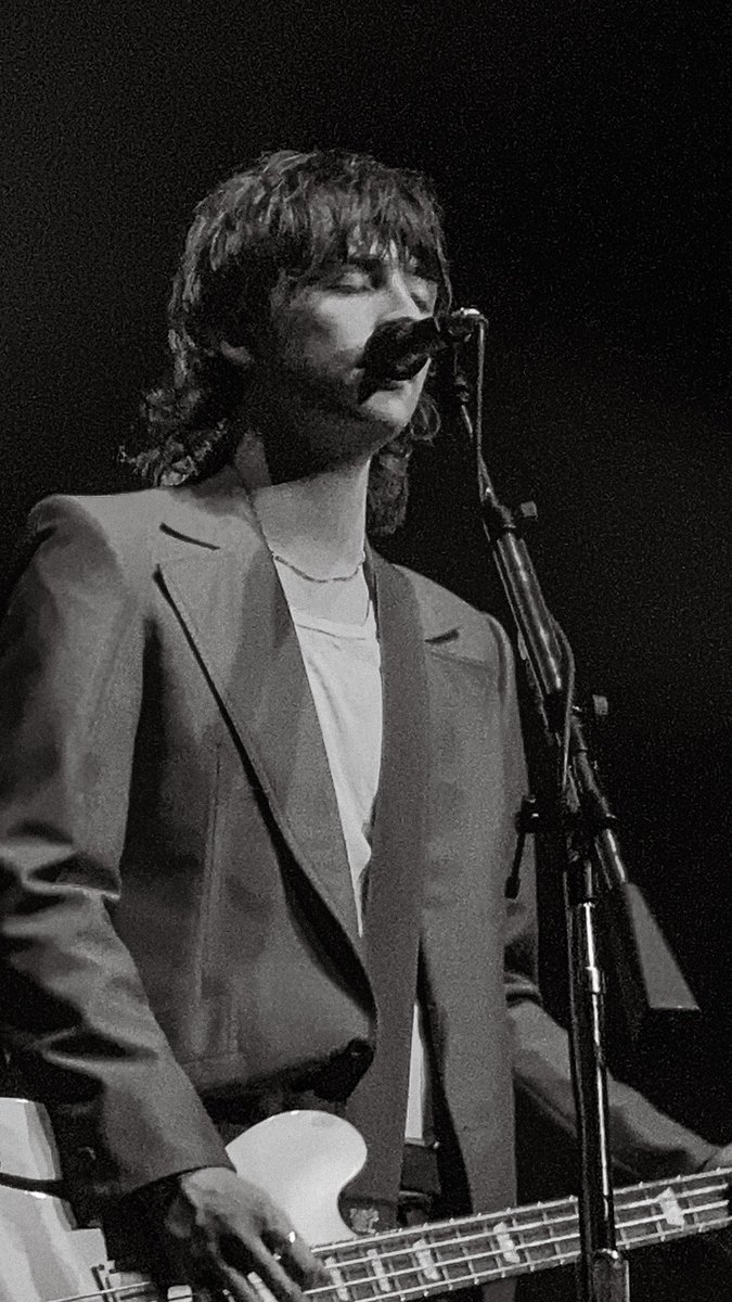 _prfctstorm's tweet image. bobby in b&amp;amp;w 🪩