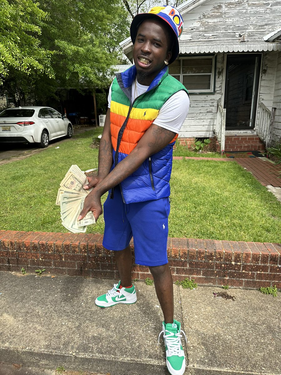 CkBrazy's tweet photo. ShmoneGvng❤️All This Shit Hea For Us💰We Put That Shit On EveryTime We Pop Out🗣️See All These 20s They Come From The Mud😮💨#LongLiveRick #HappyEaster #Polo https://t.co/8GZ94MjQsq