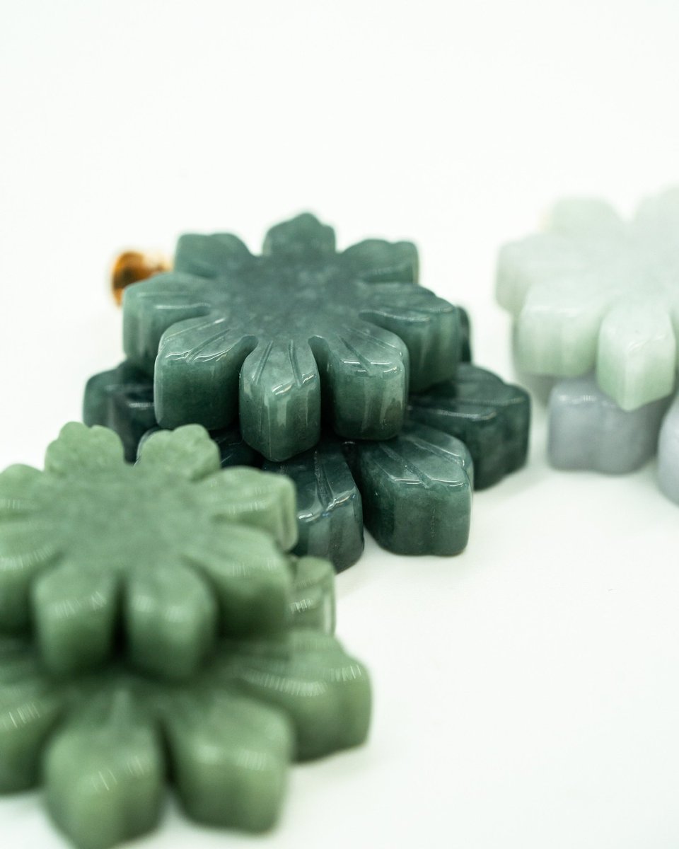 JadeJewelers's tweet photo. Filipino Sun Pendant GIVEAWAY 🇵🇭! 
Rules are simple 
1. Follow @JadeJewelers 
2. Like and RT 
3. Comment preferred color (Blue, Green, Lavender) 
Winner choosen this Friday! Good luck! 💚#Giveaway #FilipinoSun https://t.co/fTtTmRhTmS