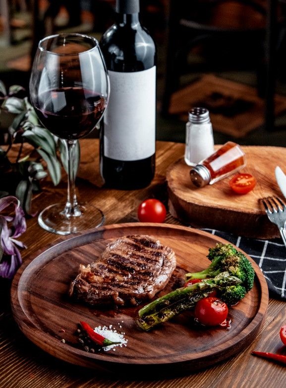 CoachNachiket's tweet photo. You are with your #colleagues and you want to #order #wine while ordering #food in #finedinerestaurant.

To know the right #etiquette all you have to do is join the 3nights 4days #DiningEtiquette program.

Link www.etiquettebynachiket https://t.co/YurWHaoJ0j