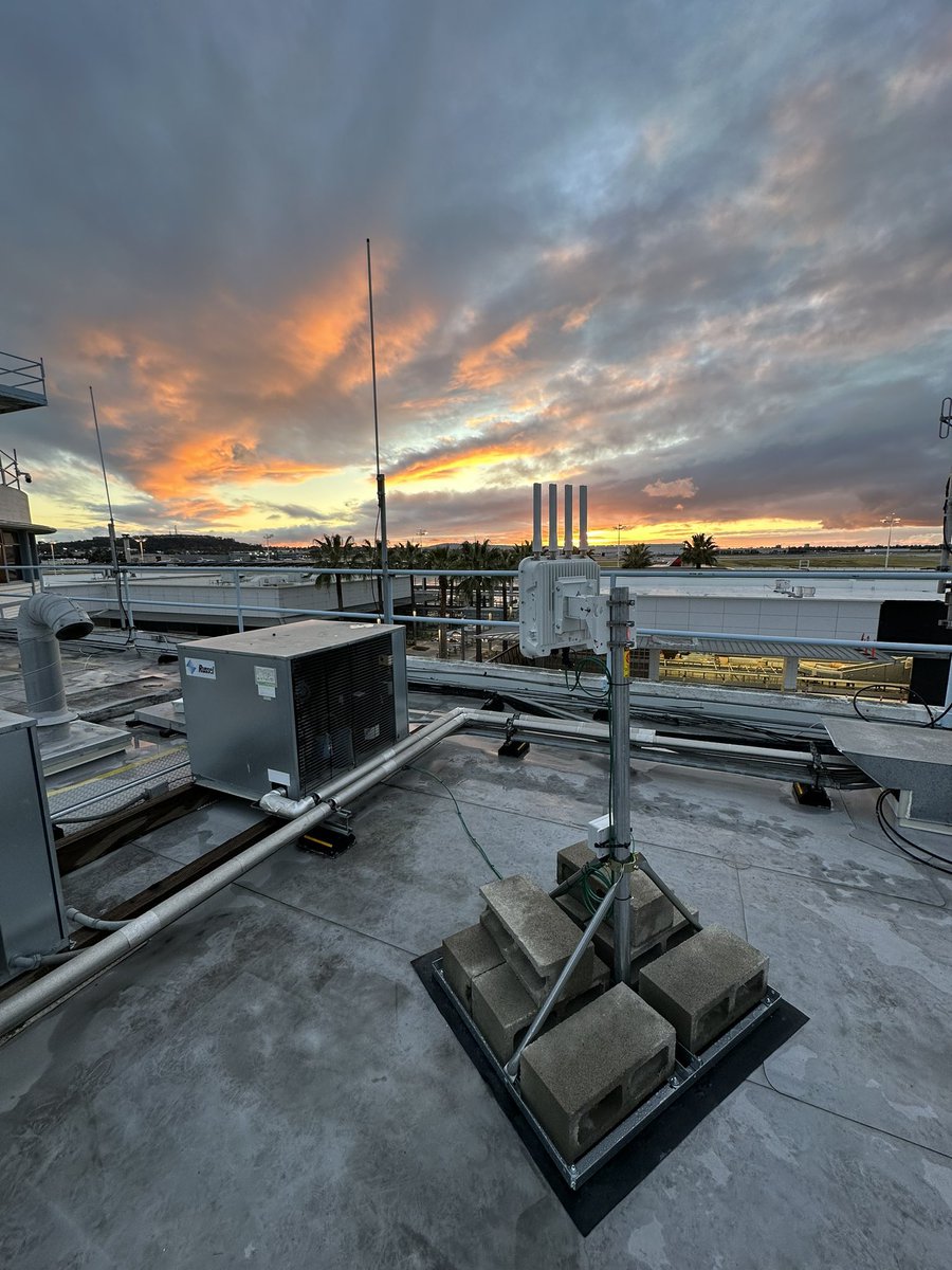 MancusoBrian's tweet photo. #Cradlepoint #W2005 with #5G they now have #failover or also the option for main feed with 5G speeds now exceeding 1GB.  Self contained with built-in antenna built for the outside to get maximum signal and brings the speed inside via ethernet.  Prepared, redundancy &amp; connected. https://t.co/aG2IUl01ou
