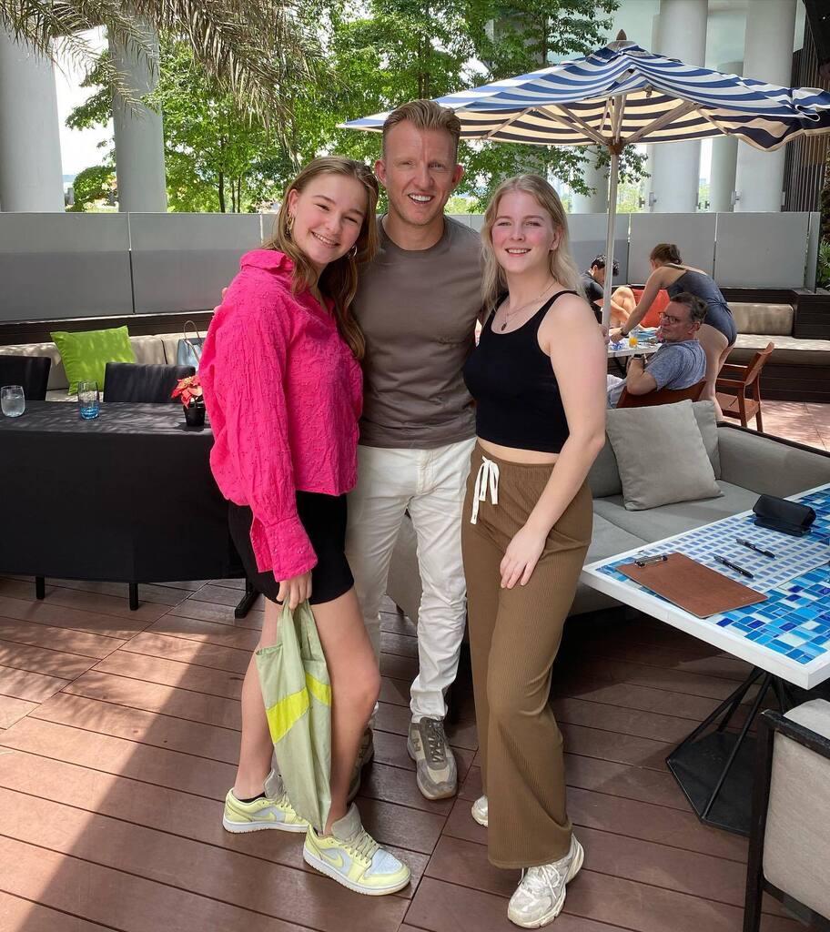 Meeting former Dutch football legend Dirk Kuyt at one of the internship hotels ⚽️🧡  #SIPAdventure! . . . . #internship #internshipabroad #malaysia #internshipinasia #graduationproject #internshipproject  #kualalumpur #malaysiandutchbusinesscounci… instagr.am/p/Cq1m1ygtRXl/