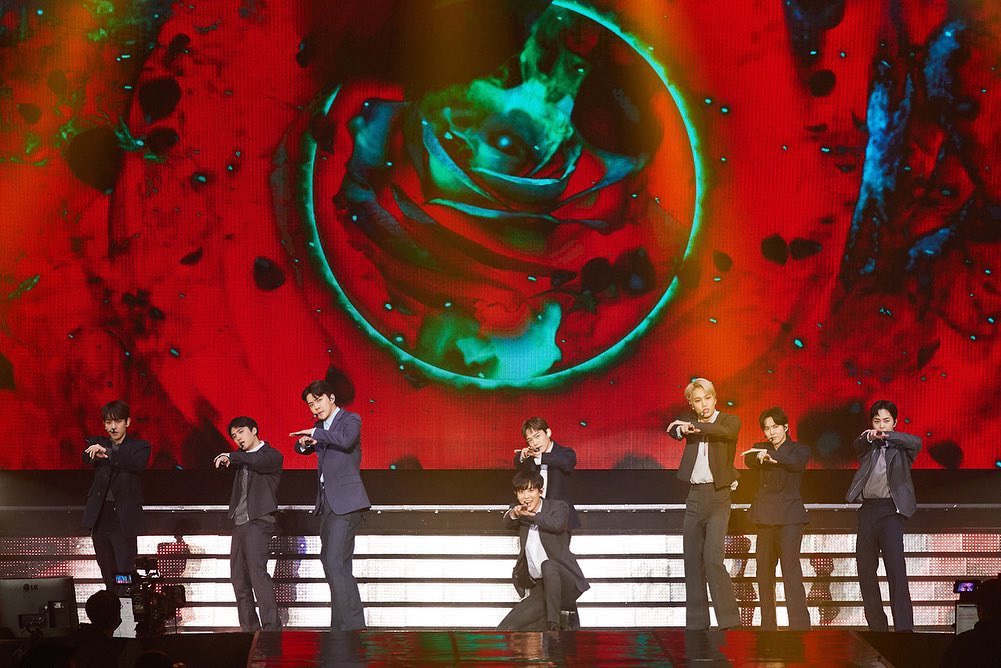 EXOGlobal's tweet photo. [OFFICIAL] 230410 smtown Instagram Update with #EXO
https://t.co/uXxCk8oGY5

“EXO successfully wrapped up their 11th debut anniversary fan meeting with fans from 120 regions tuning in online! EXO performed a new unreleased song ‘Let Me In’, warming up for a comeback in 2023!”

#EXO #엑소 @weareoneEXO