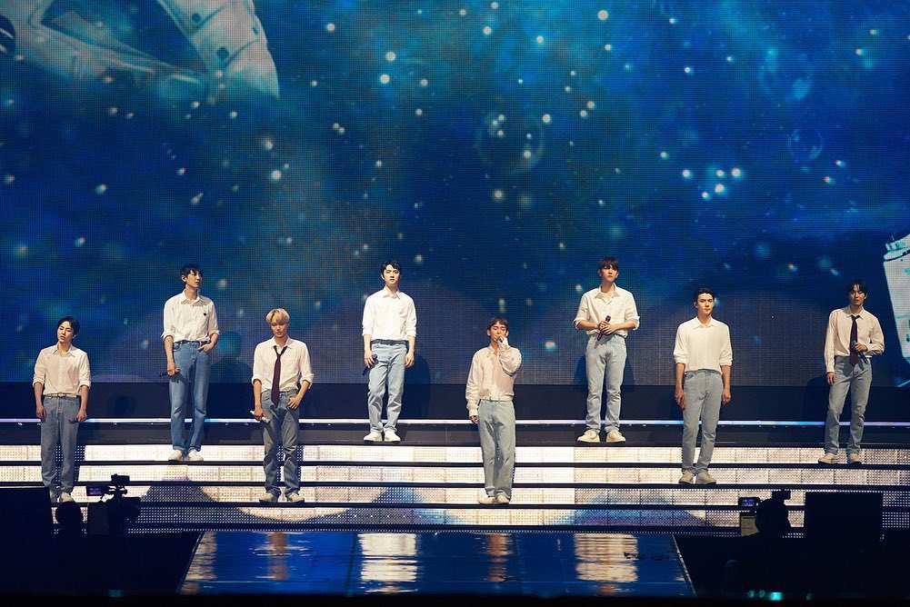 EXOGlobal's tweet photo. [OFFICIAL] 230410 smtown Instagram Update with #EXO
https://t.co/uXxCk8oGY5

“EXO successfully wrapped up their 11th debut anniversary fan meeting with fans from 120 regions tuning in online! EXO performed a new unreleased song ‘Let Me In’, warming up for a comeback in 2023!”

#EXO #엑소 @weareoneEXO