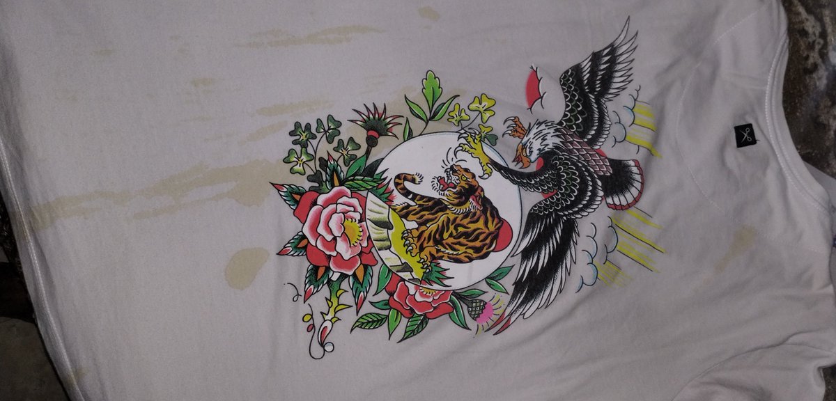 Para la mina que me arruinó la remera en el boliche , que te trague la tierra hija del diabl'o