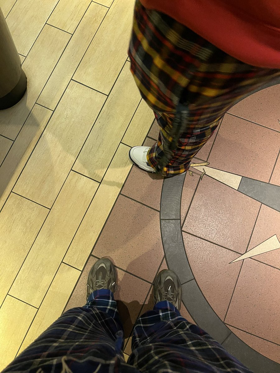 YHONISSS's tweet image. she really my sisterrrrr #matchingpjs #thiswasntplanned #romeoha