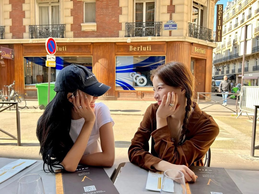 hwasun in the city of love 🥹