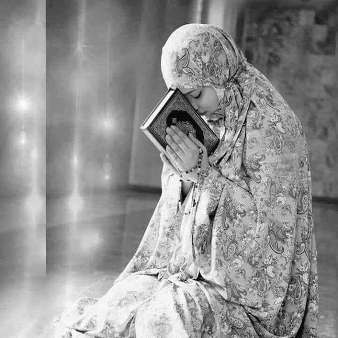 "ثق بأنّ كلّ شيء أخذه الله منك كان لحكمة، و كلّ شيء بقي لك كان لرحمة، و لن تضيع أبداً، ما دُمت بين رحمة الله و حكمته."