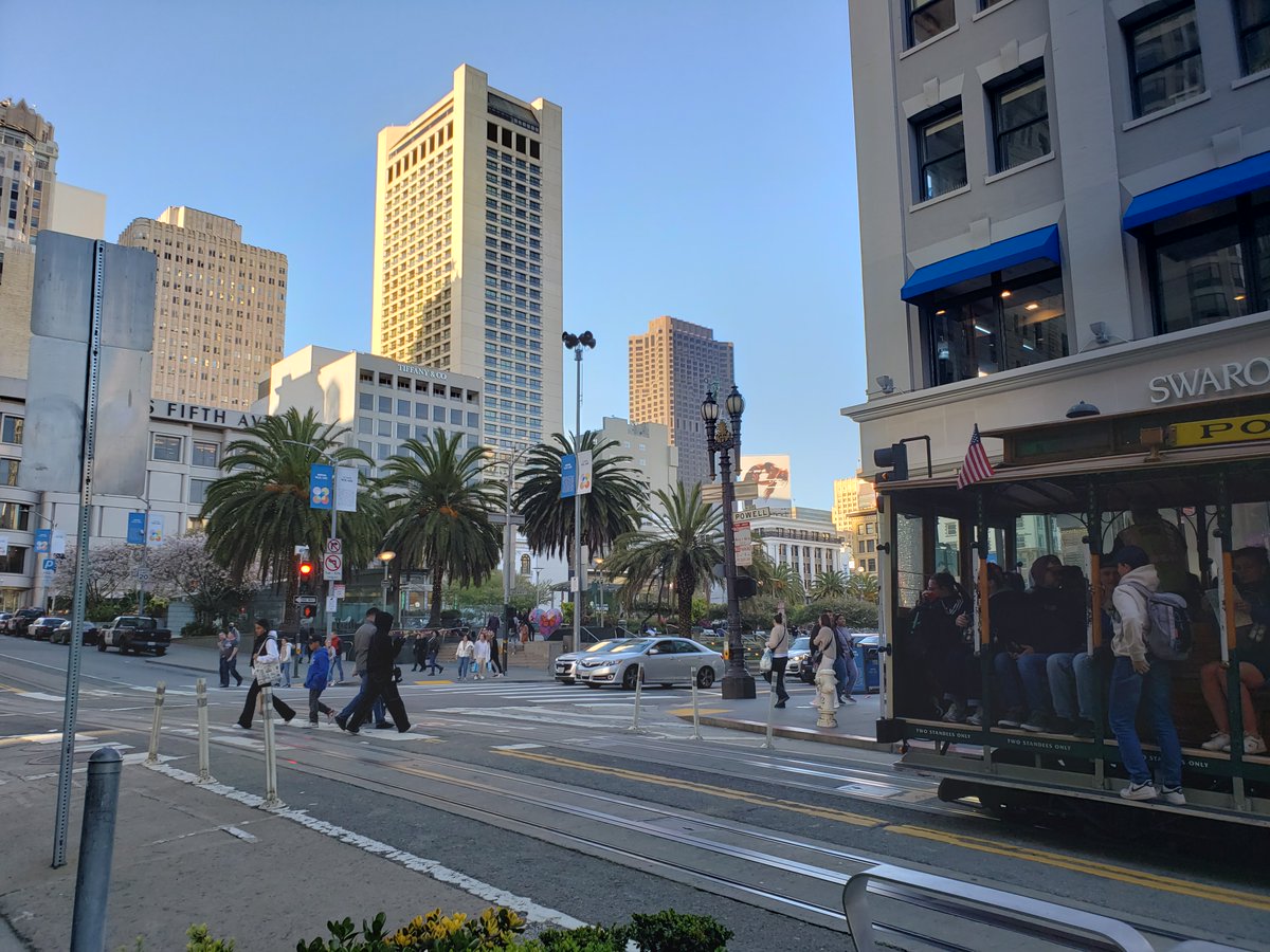 London 🛬 San Francisco! Looking forward to the MRS spring meeting program, to present two breaking news studies, and to catch up with friends and scholars from around the world. Great to be back in the Bay🌉! <a href="/Materials_MRS/">Materials Research Society (MRS)</a> <a href="/Nina_Vaidya/">Nina Vaidya</a> <a href="/atwater_group/">Atwater Group</a> <a href="/MosconeCenter/">Moscone Center</a>