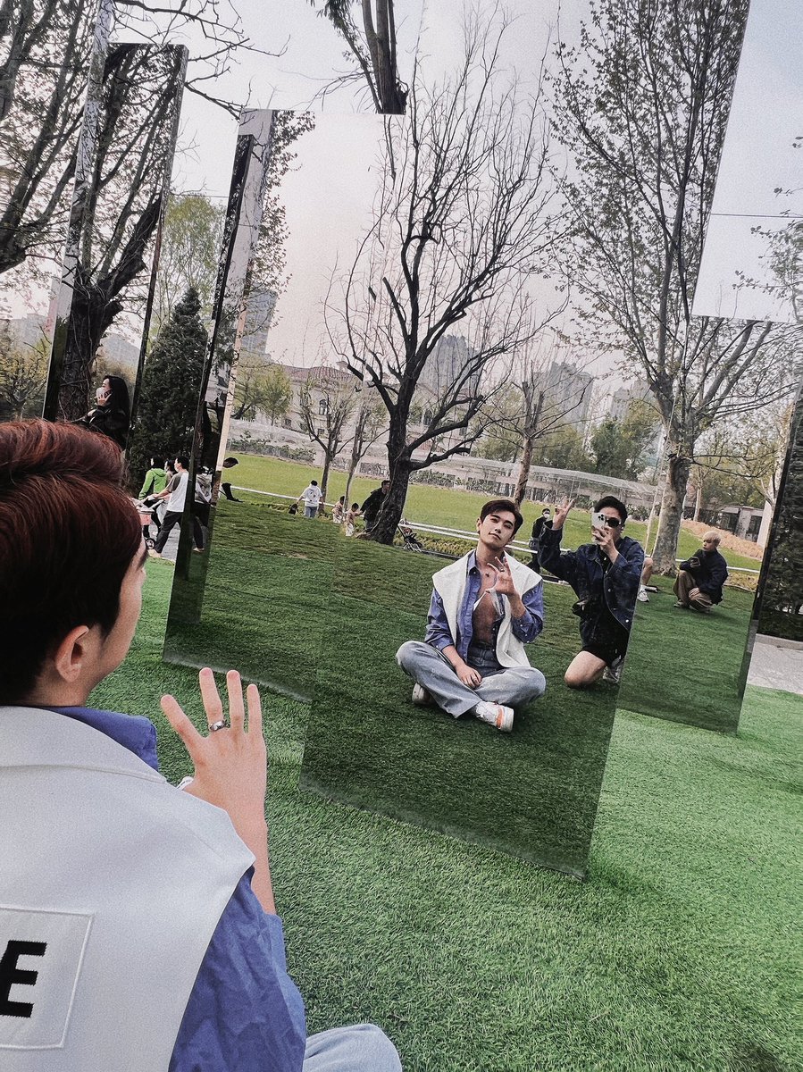15666160wer's tweet photo. 北京也有好天气之小猪公园脱衣记｜社牛擦边 https://t.co/z0EZvRaqhe